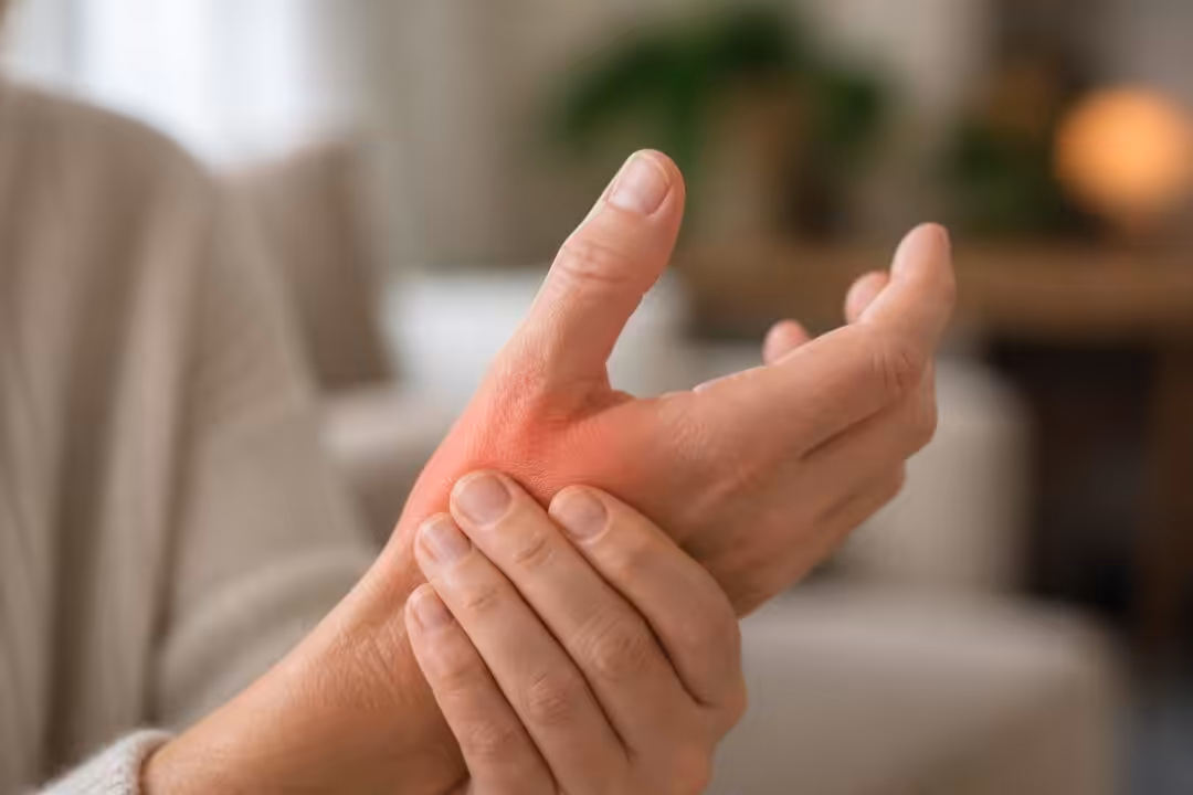 découvrez comment reconnaître les symptômes de la tendinite du pouce et apprenez des méthodes efficaces pour soulager la douleur et favoriser la récupération.